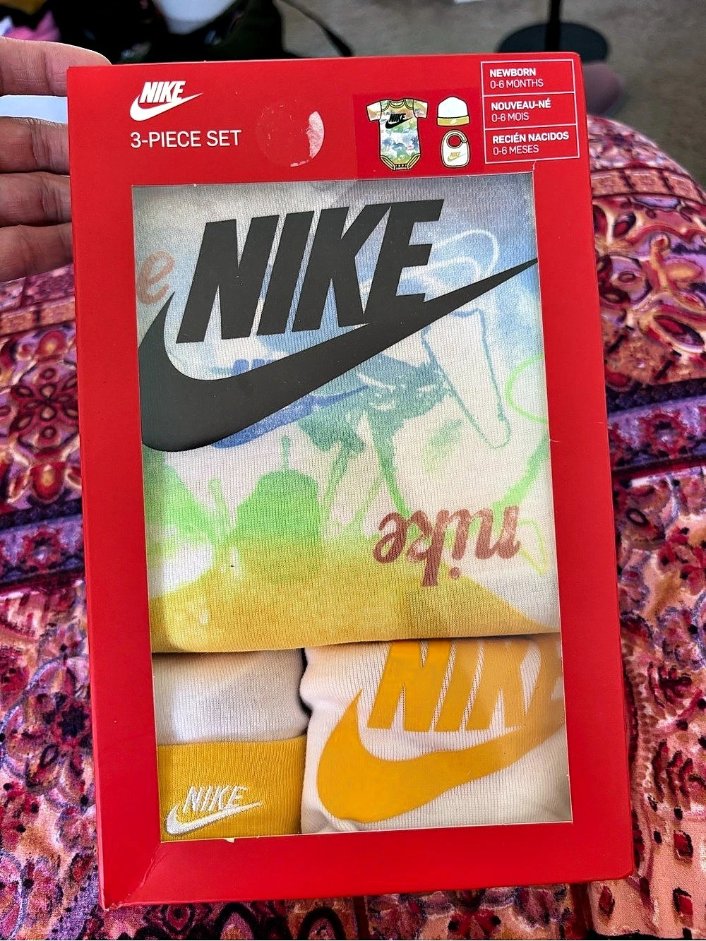 Nike 3-Piece Set Baby Newborn Set Orange & Green NWT
